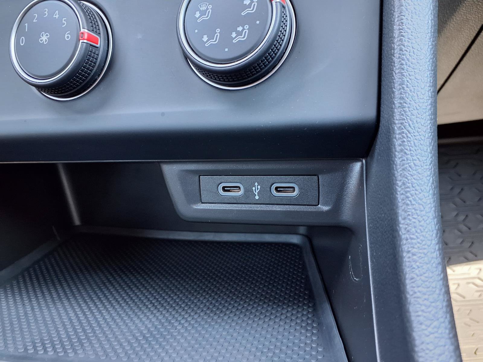 Used 2024 Volkswagen Jetta Sport FWD image 10
