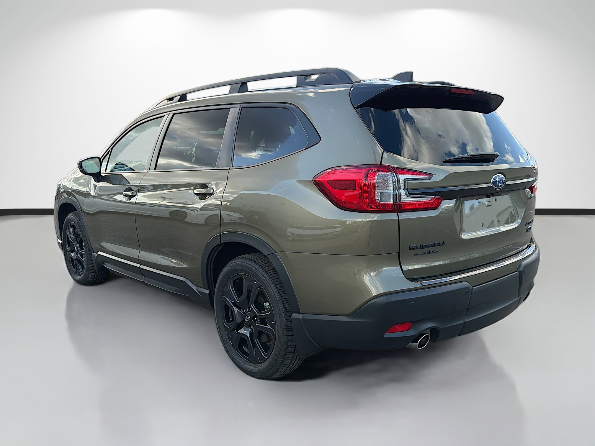 Certified 2025 Subaru Ascent Bronze Edition w/ Onyx Package image 5