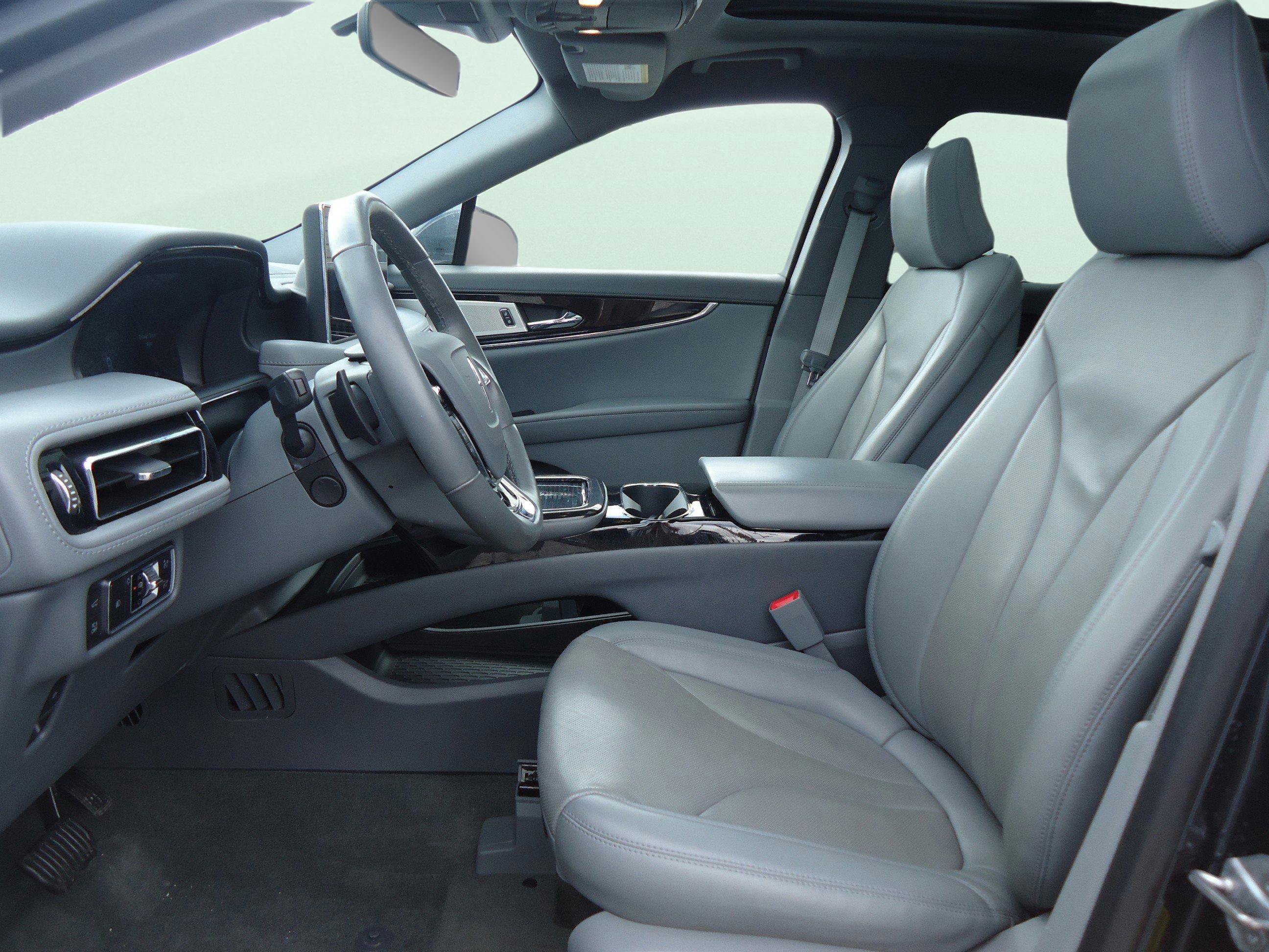 Used 2023 Lincoln Nautilus Reserve w/ Equipment Group 202A image 23