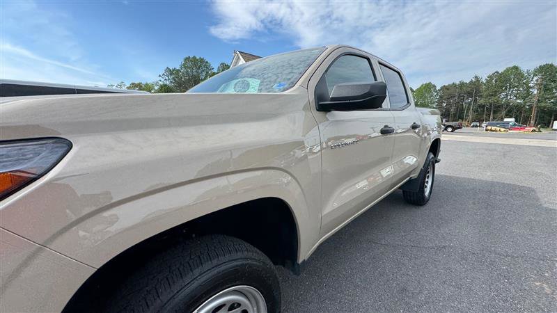 Used 2024 Chevrolet Colorado W/T image 10