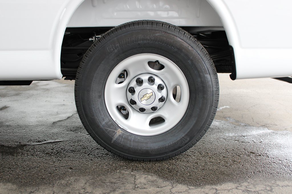 Used 2025 Chevrolet Express 2500 Extended w/ Driver Convenience Package RWD image 34