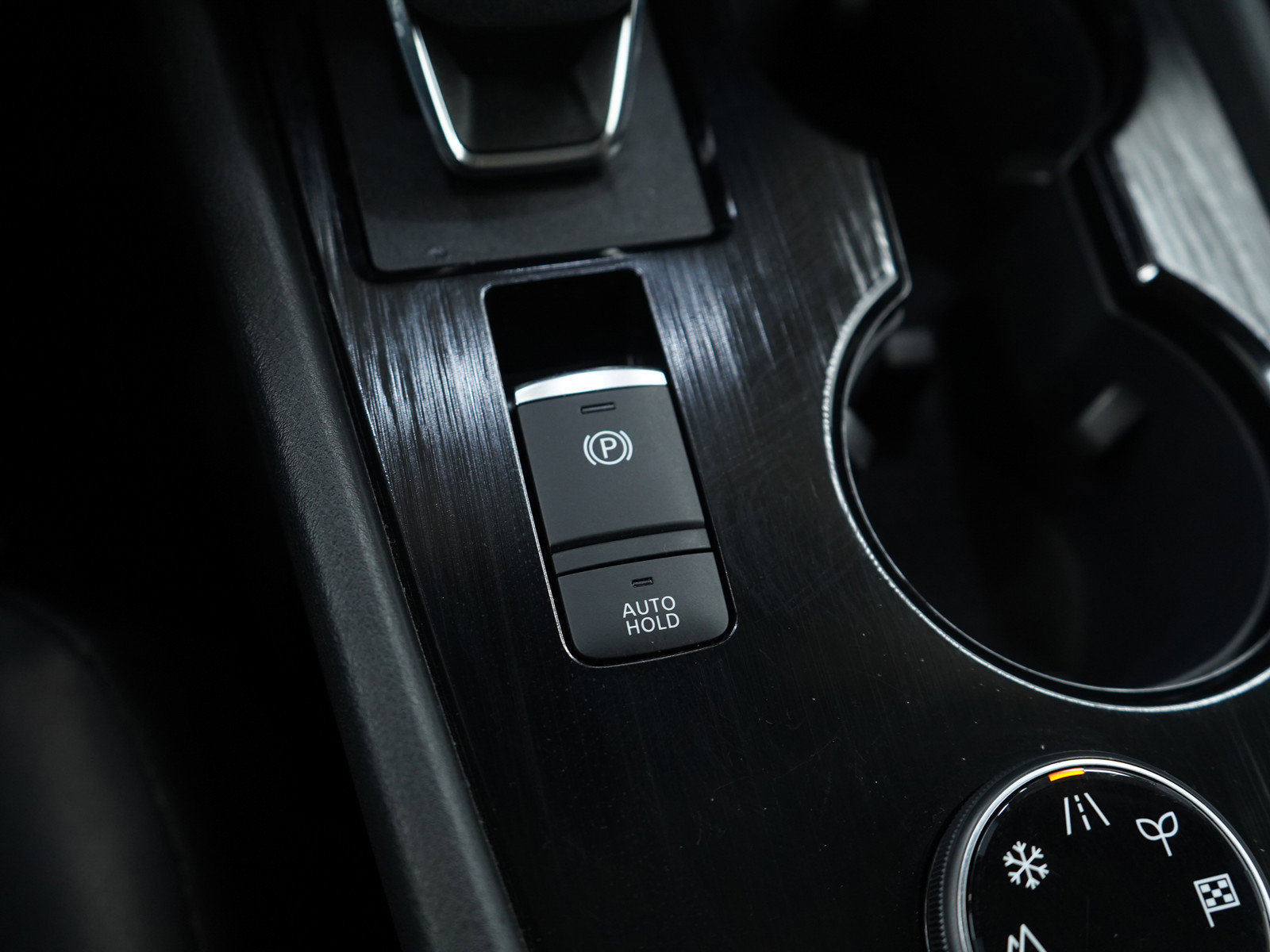 Used 2023 Nissan Rogue SV w/ SV Premium Package image 25