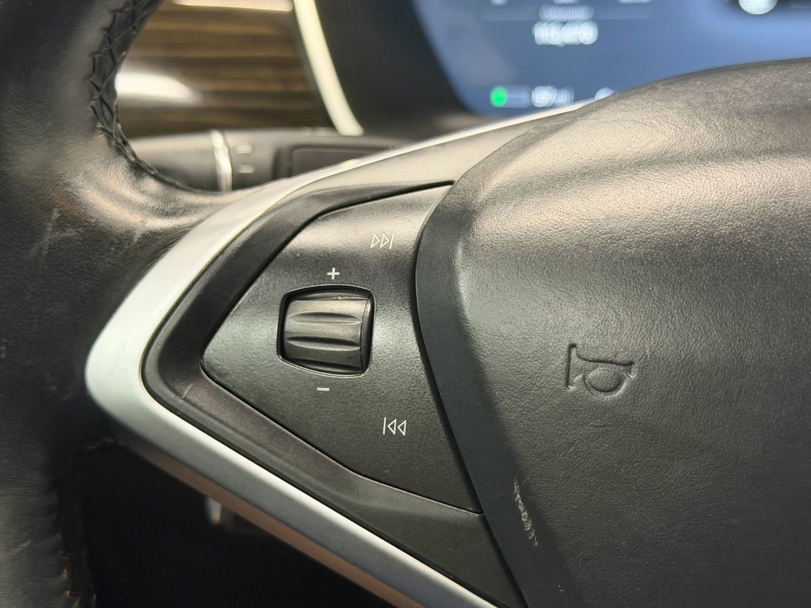 Used 2015 Tesla Model S 85D AWD/4WD image 25