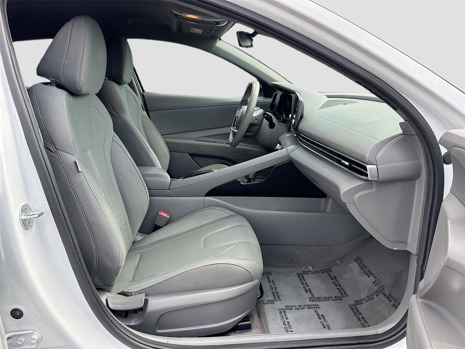 Used 2022 Hyundai Elantra SEL FWD image 25
