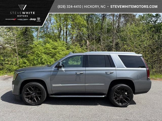Used 2020 Cadillac Escalade Luxury AWD/4WD image 1