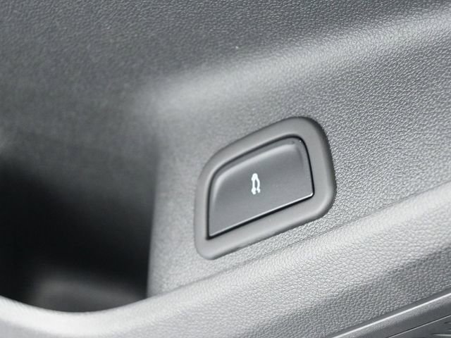 New 2026 Chevrolet Traverse LT w/ Driver Confidence Package image 36