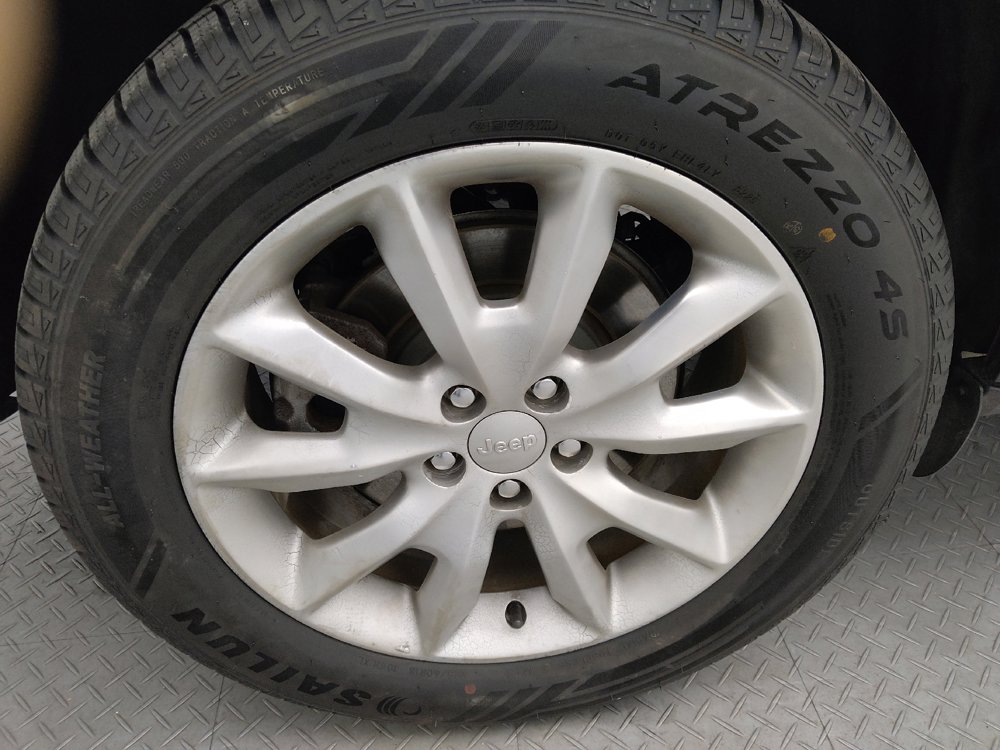 Used 2015 Jeep Cherokee Limited AWD/4WD image 31