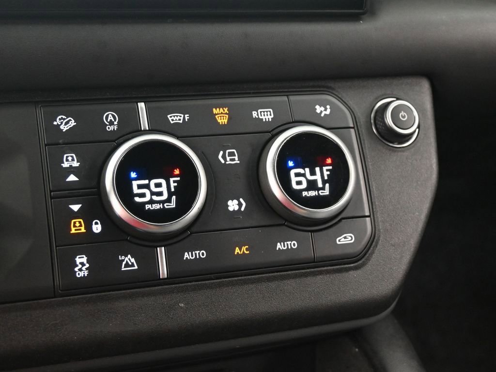 Used 2023 Land Rover Defender 130 X-Dynamic SE image 14