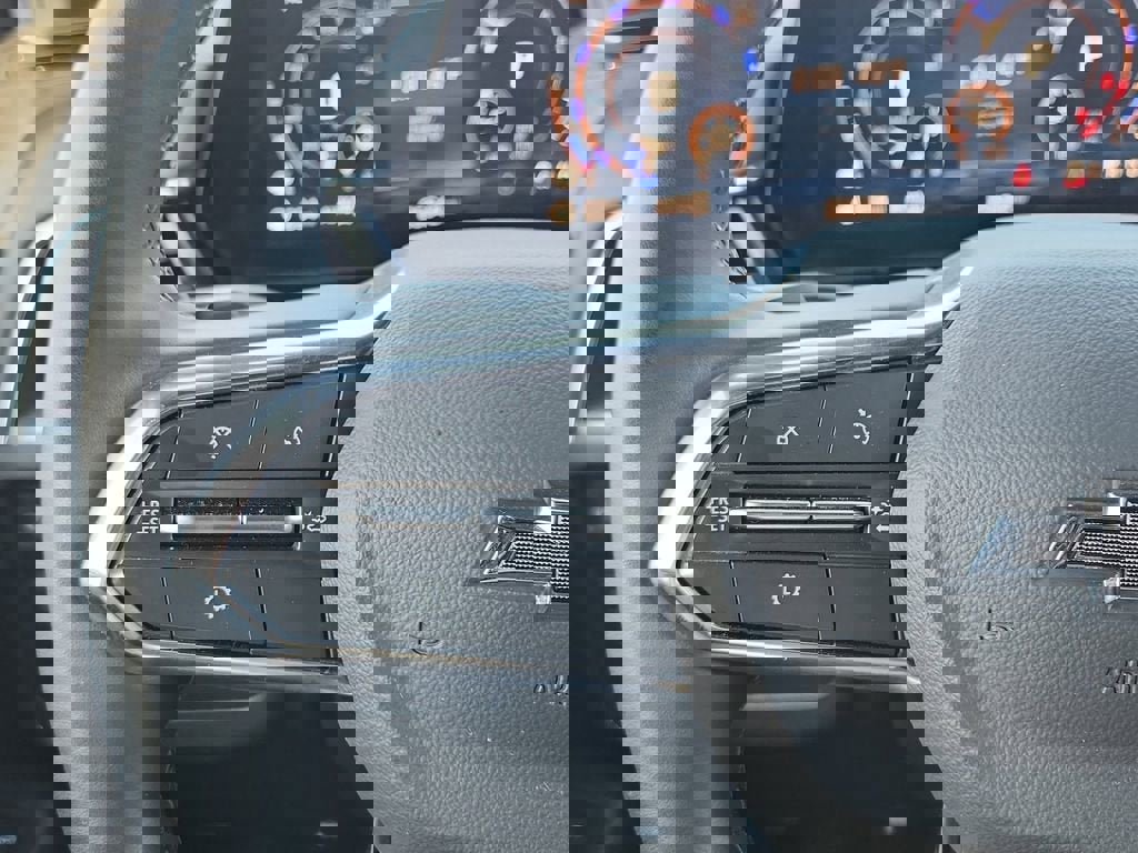 Used 2025 Chevrolet Suburban Z71 image 22