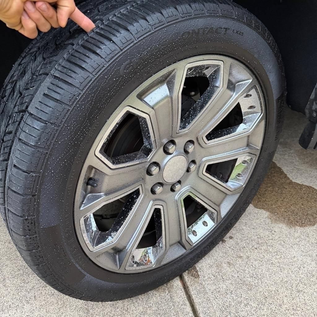 Used 2019 Chevrolet Suburban LT RWD image 19