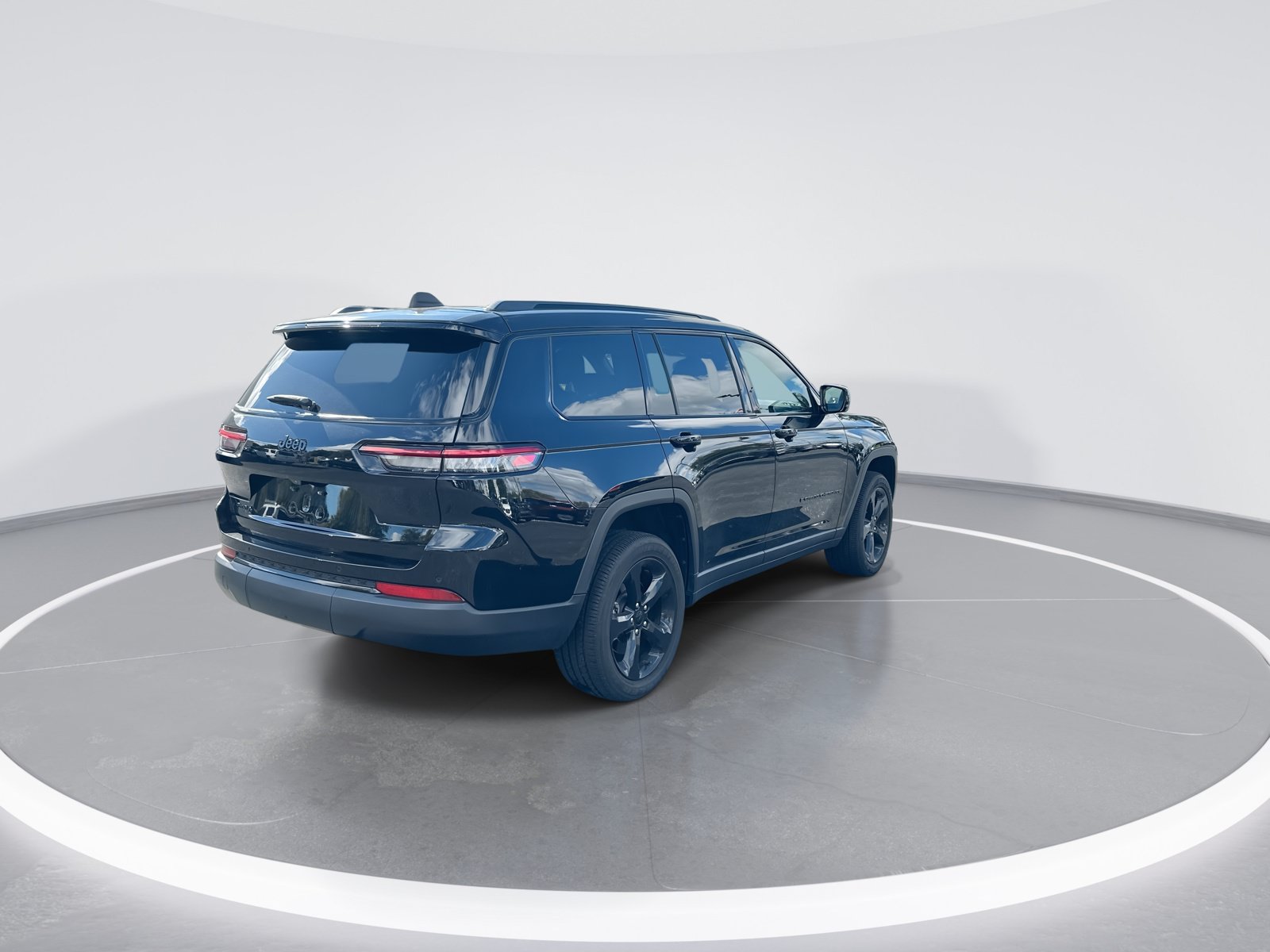 Used 2023 Jeep Grand Cherokee L Laredo AWD/4WD image 9
