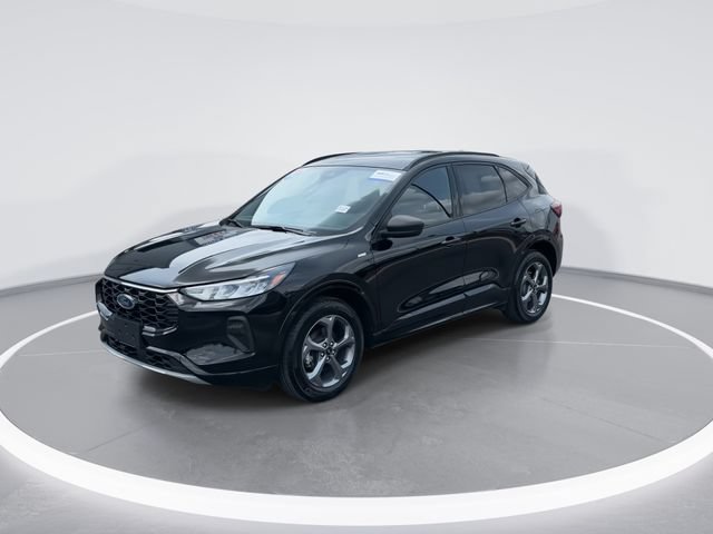 Used 2023 Ford Escape ST-Line w/ Tech Pack #1 AWD/4WD image 3