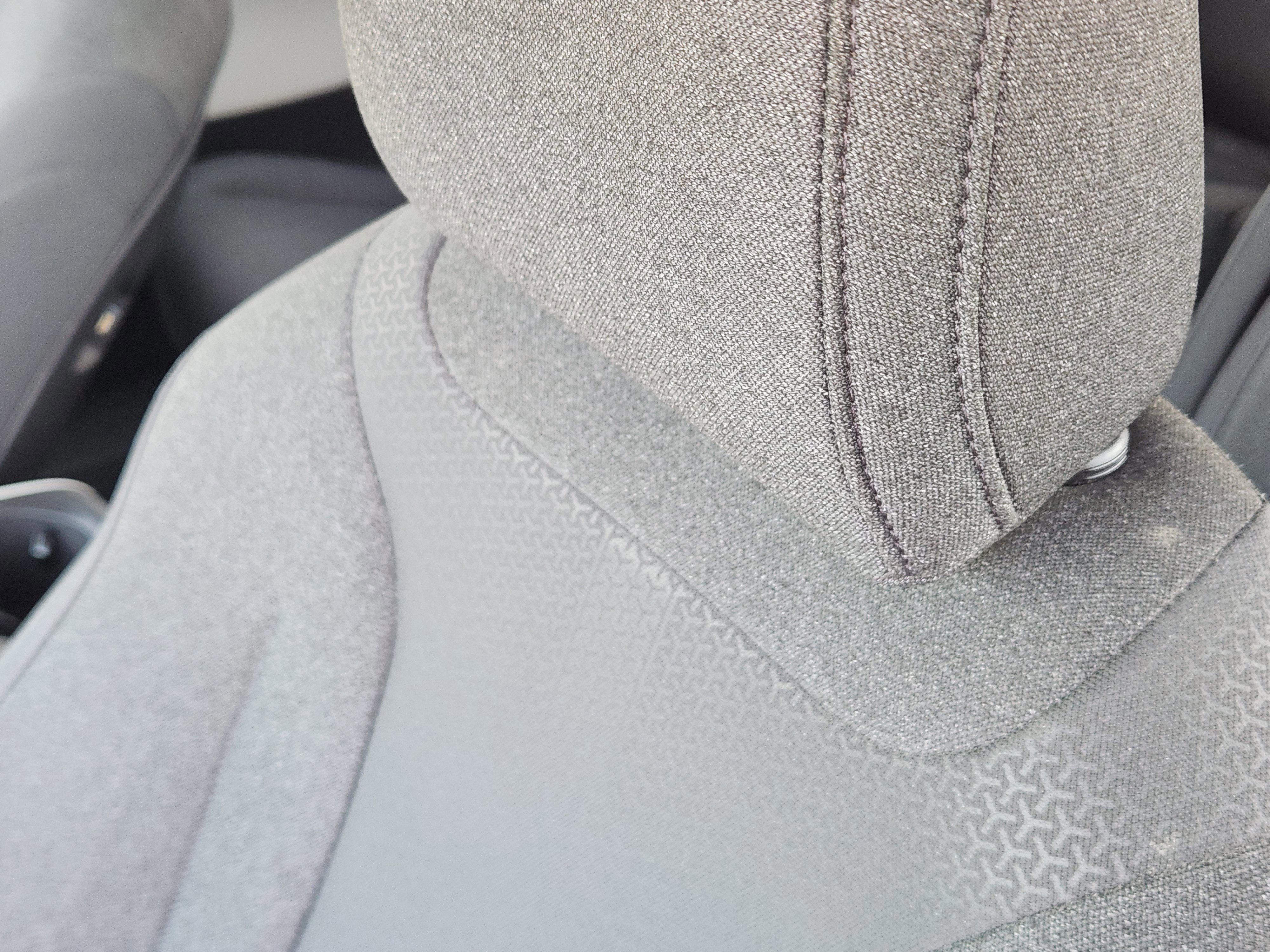 Used 2023 Kia Carnival LX image 8