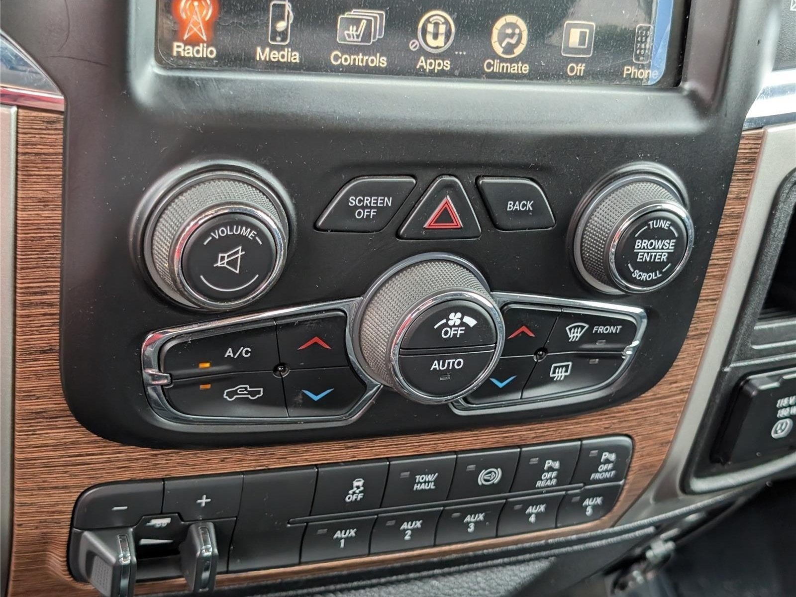 Used 2016 RAM 3500 Laramie w/ Snow Chief Group AWD/4WD image 27