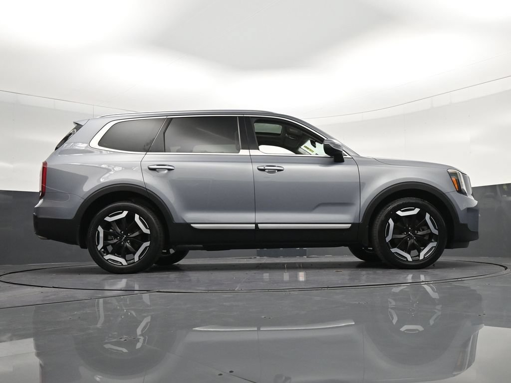 Used 2024 Kia Telluride S w/ S Sunroof Package FWD image 30