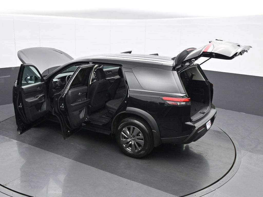 Used 2025 Nissan Pathfinder S AWD/4WD image 38