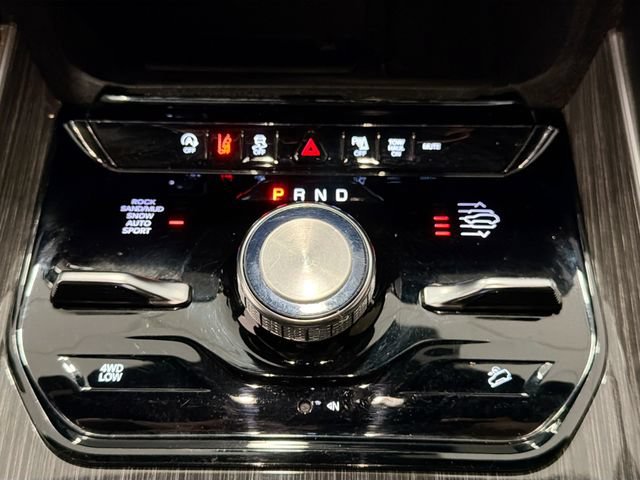 Used 2022 Jeep Wagoneer Series III AWD/4WD image 16