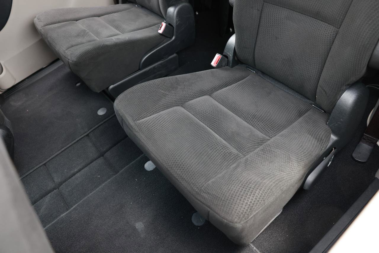 Used 2015 Dodge Grand Caravan SE image 10