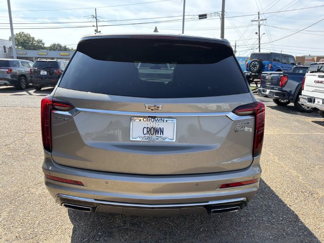 Used 2023 Cadillac XT6 Luxury w/ LPO, Floor Liner Package FWD image 8