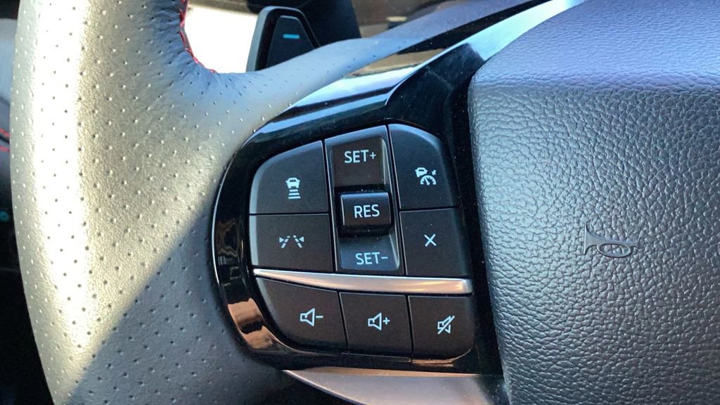 Used 2025 Ford Explorer ST image 27