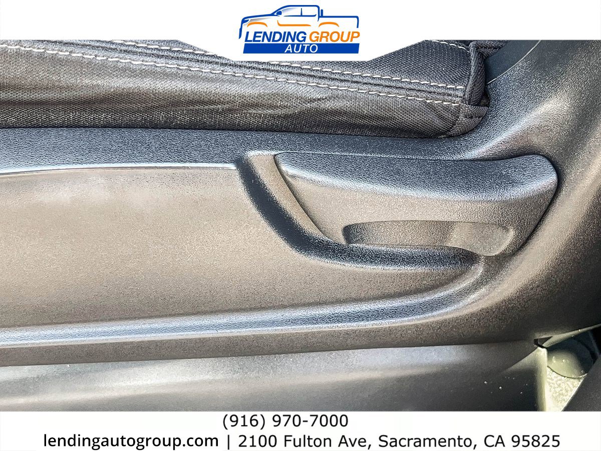 Used 2017 Nissan Titan SV image 20