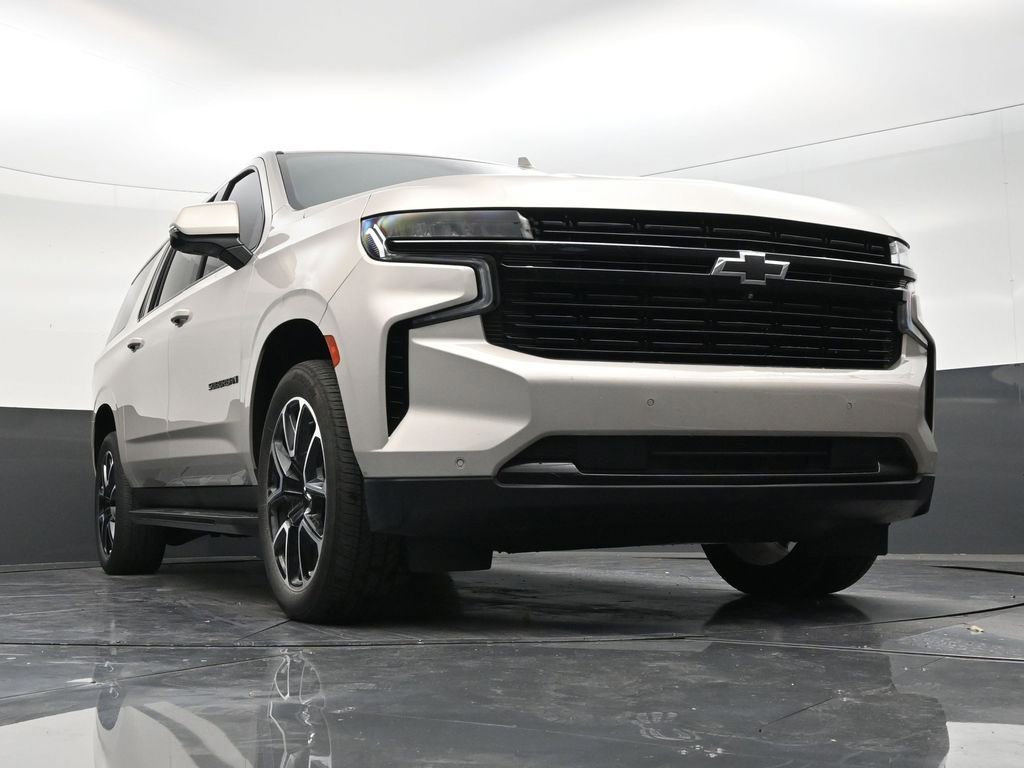 Used 2023 Chevrolet Suburban RST w/ Luxury Package image 26