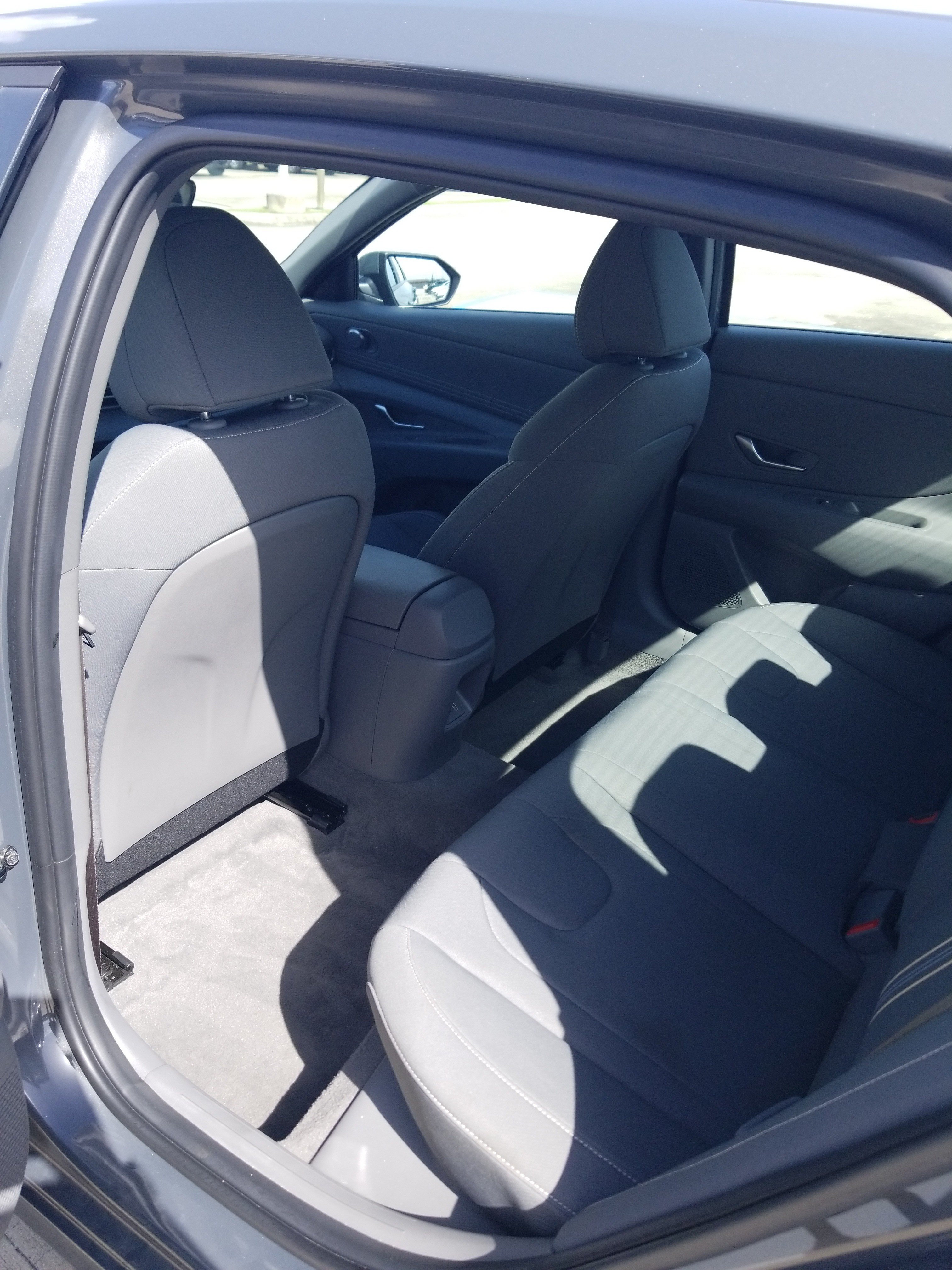 Used 2025 Hyundai Elantra Sport FWD image 12