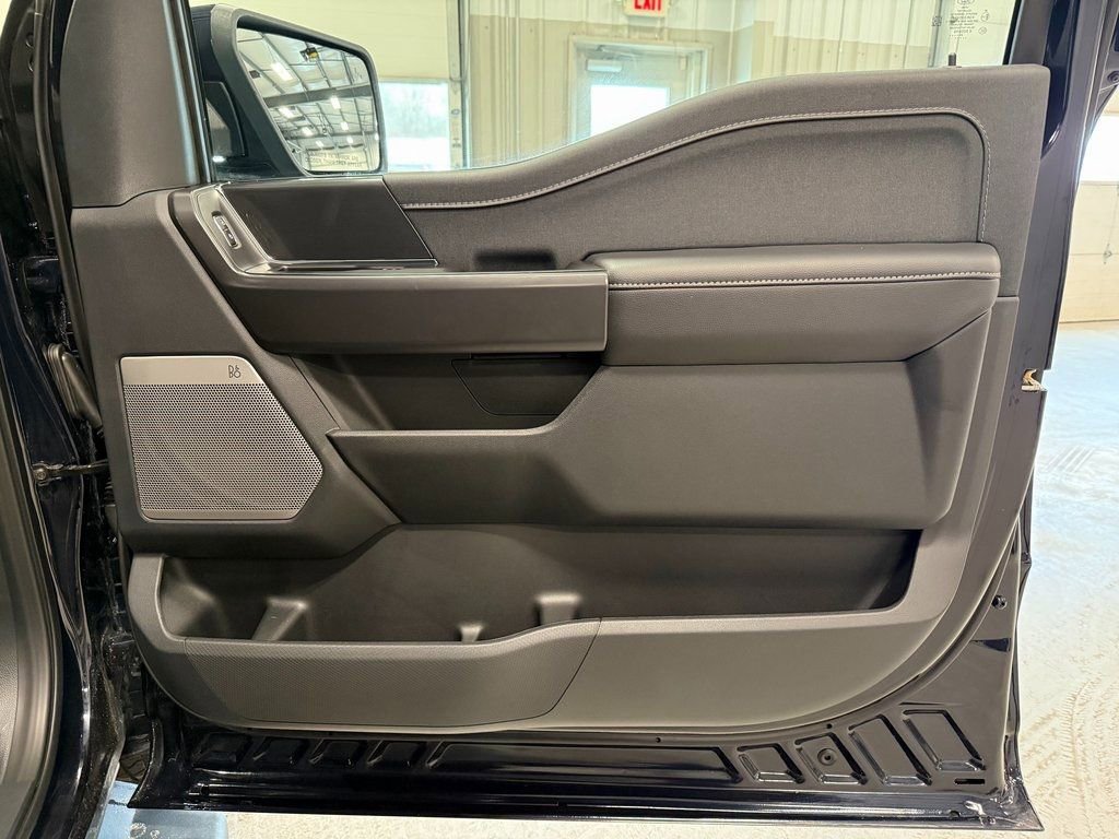 Used 2025 Ford F150 Lariat w/ Equipment Group 501A Mid image 25