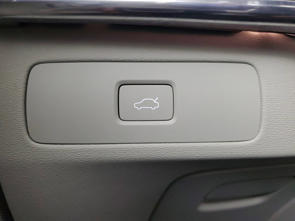 Certified 2023 Volvo XC90 B6 Ultimate AWD/4WD image 38