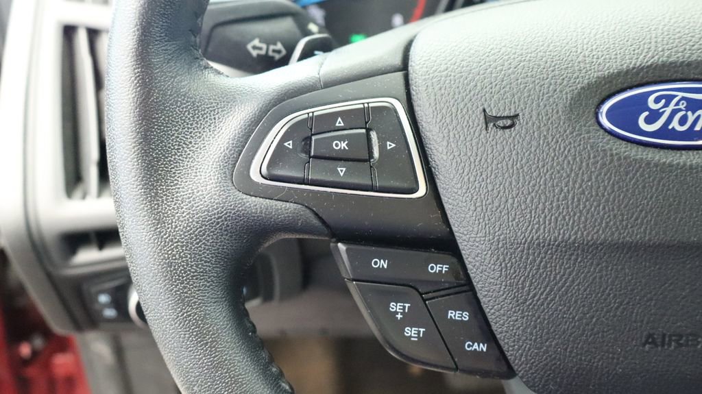 Used 2015 Ford Focus SE w/ SE Sport Package image 23