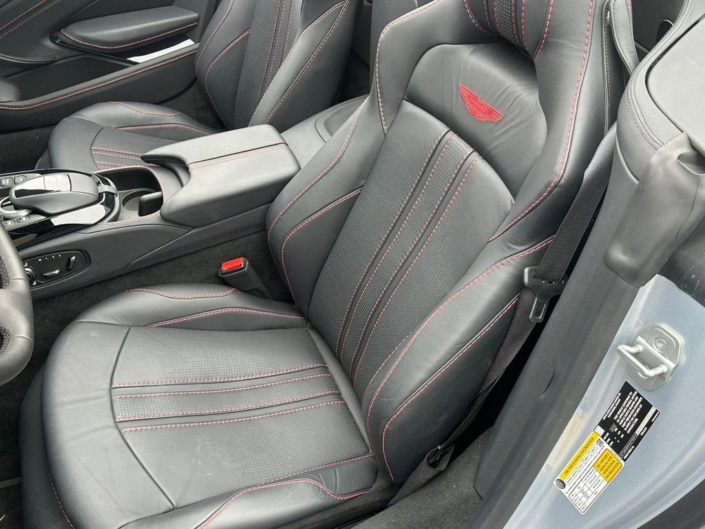 Used 2022 Aston Martin V8 Vantage Roadster image 5