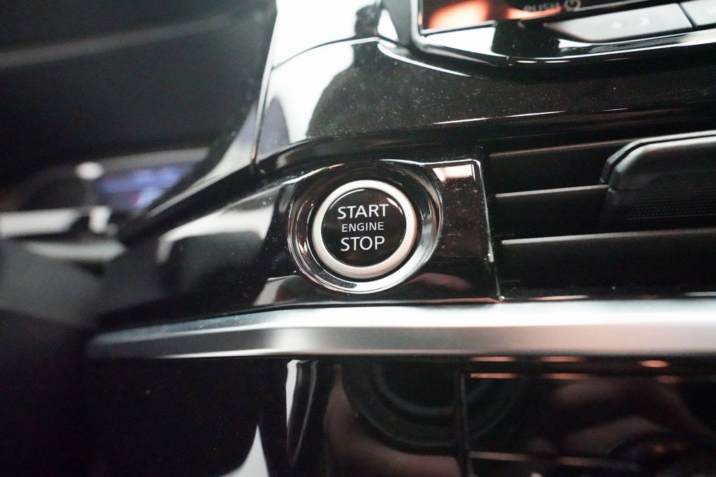 Certified 2024 Nissan Pathfinder SV image 30