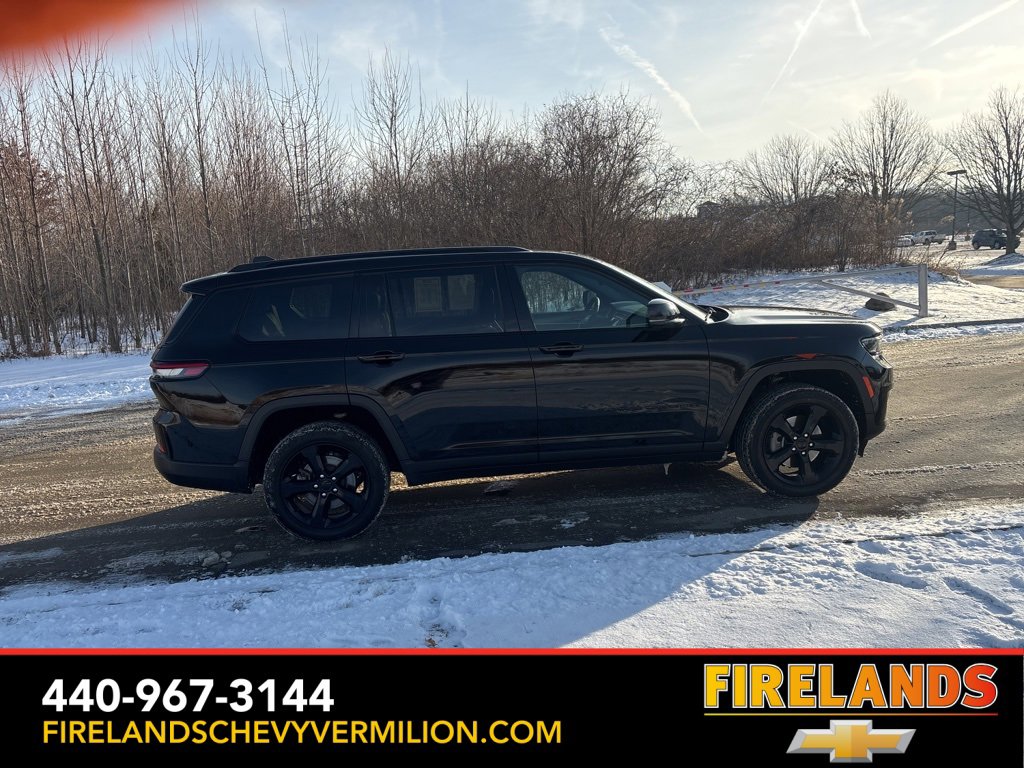 Used 2024 Jeep Grand Cherokee L Limited w/ Black Appearance Package image 10