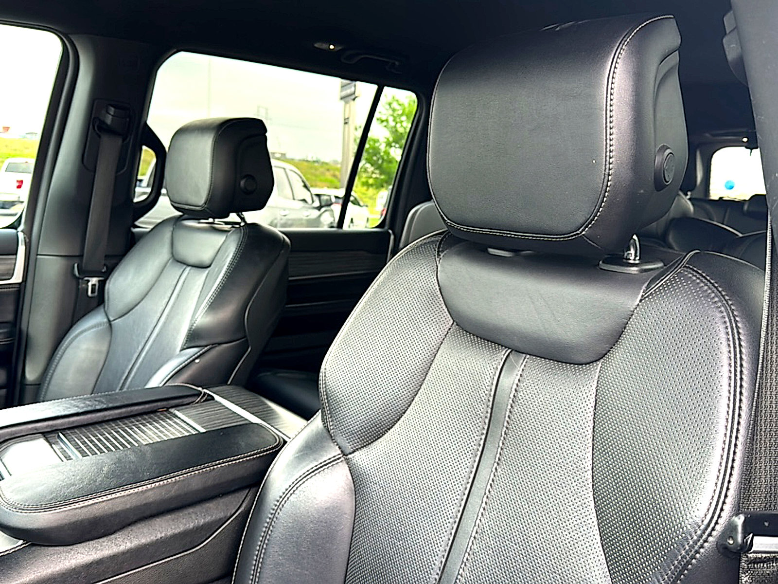 Used 2024 Jeep Wagoneer Series II w/ Flexible Seating Group RWD image 14