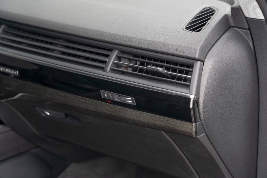 Used 2017 Audi Q7 3.0T Premium Plus w/ Premium Plus Package image 37