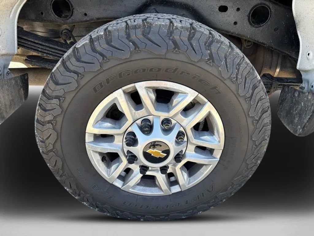 Used 2023 Chevrolet Silverado 2500 LT w/ Snow Plow Prep/Camper Package AWD/4WD image 14