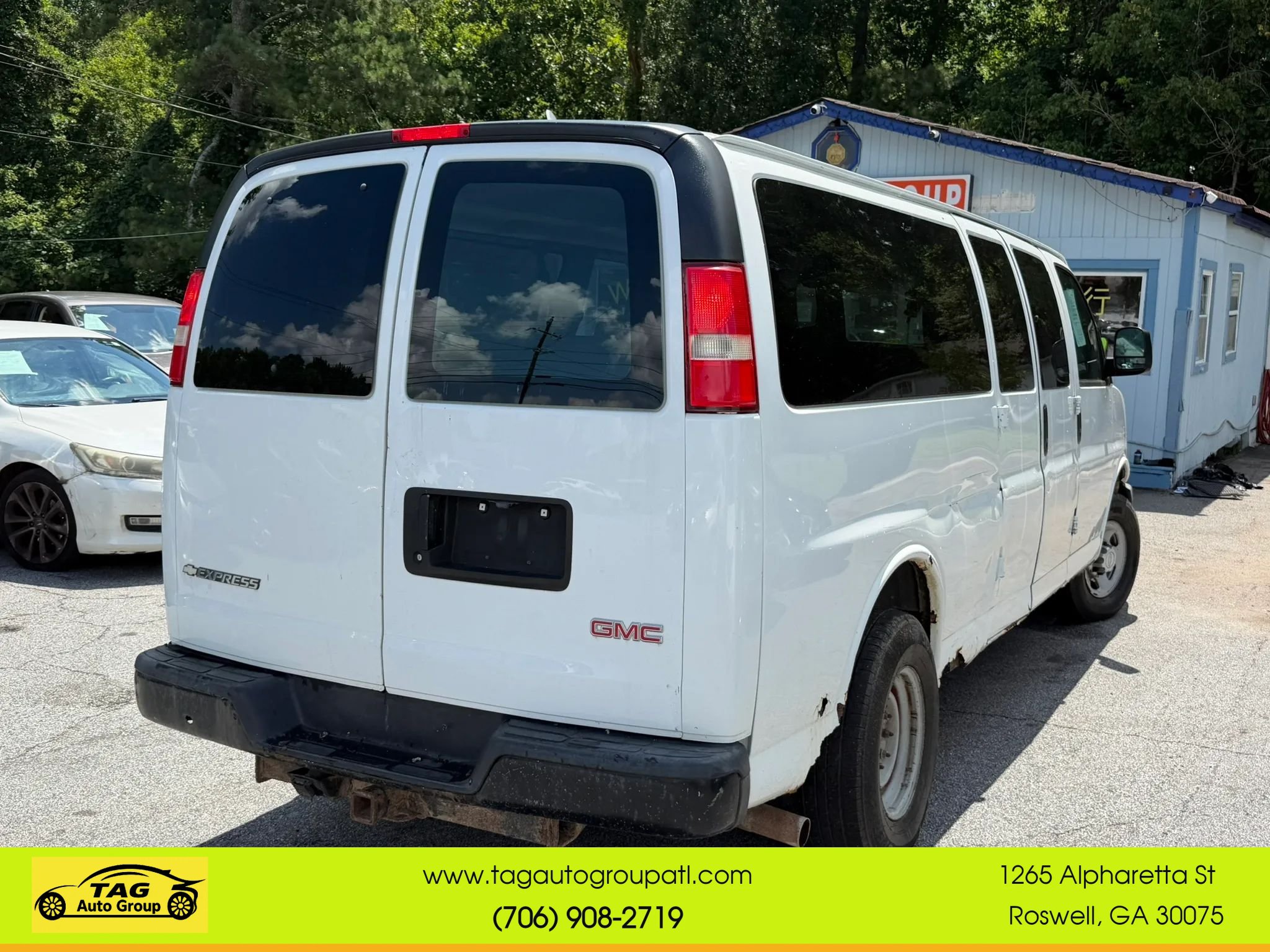 Used 2015 Chevrolet Express 3500 LS w/ Cold Climate Package RWD image 4