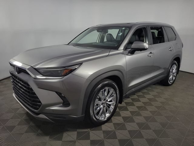 Used 2026 Toyota Grand Highlander AWD image 3