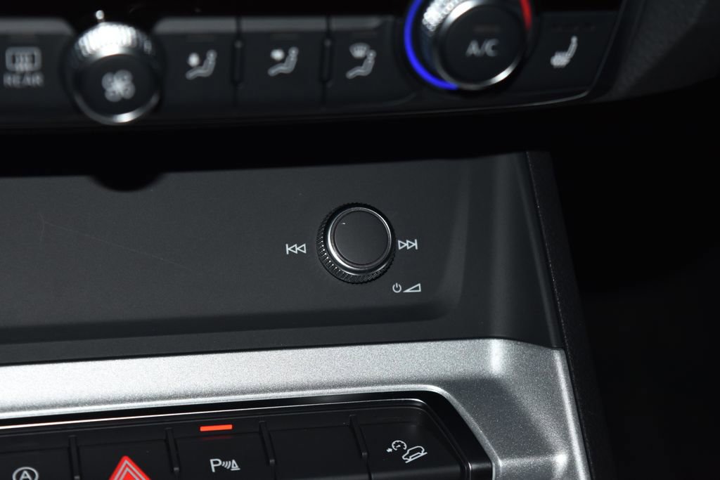 Certified 2025 Audi Q3 2.0T Premium Plus w/ Premium Plus Package image 14