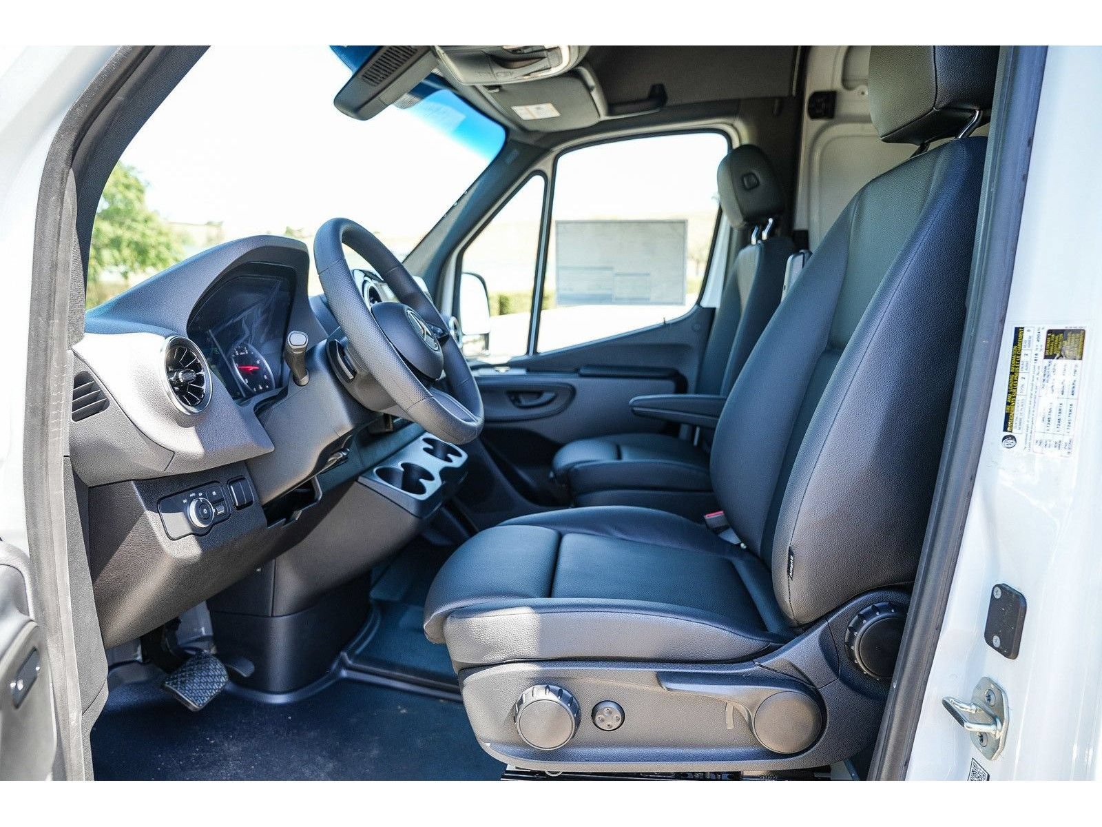 New 2026 Mercedes-Benz Sprinter 2500 image 18