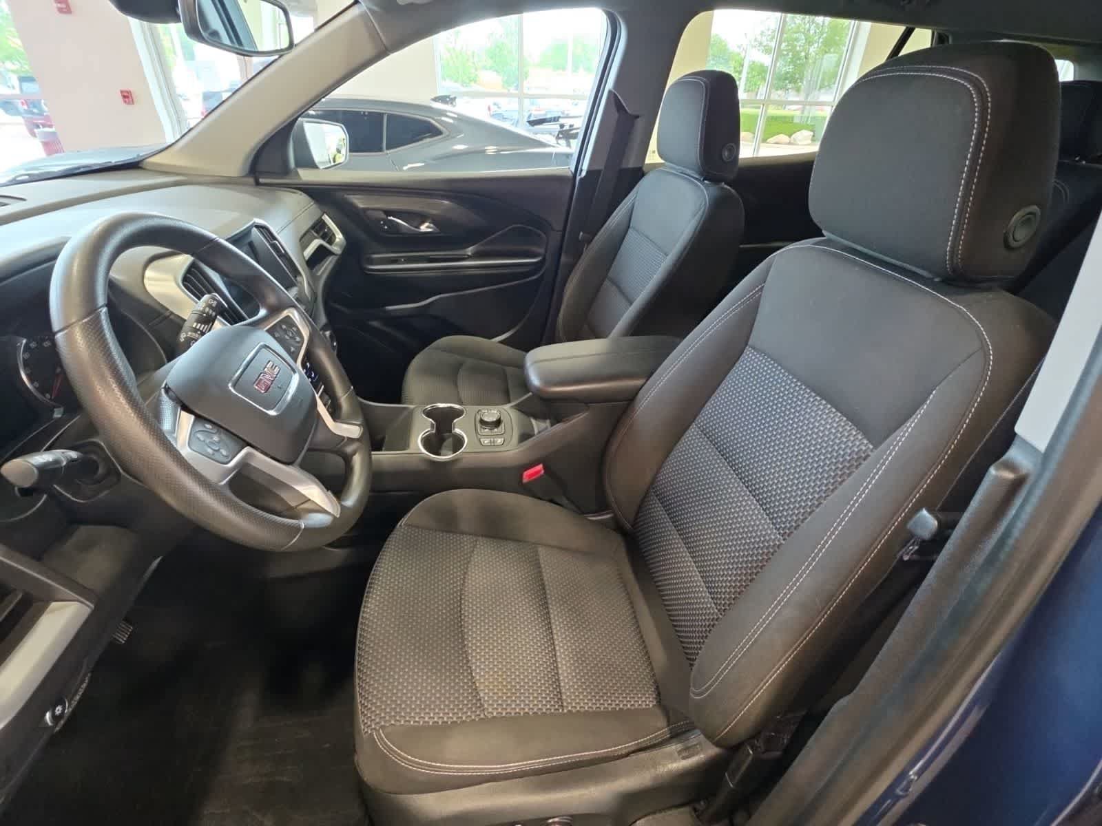 Used 2024 GMC Terrain SLE w/ Driver Convenience Package AWD/4WD image 17