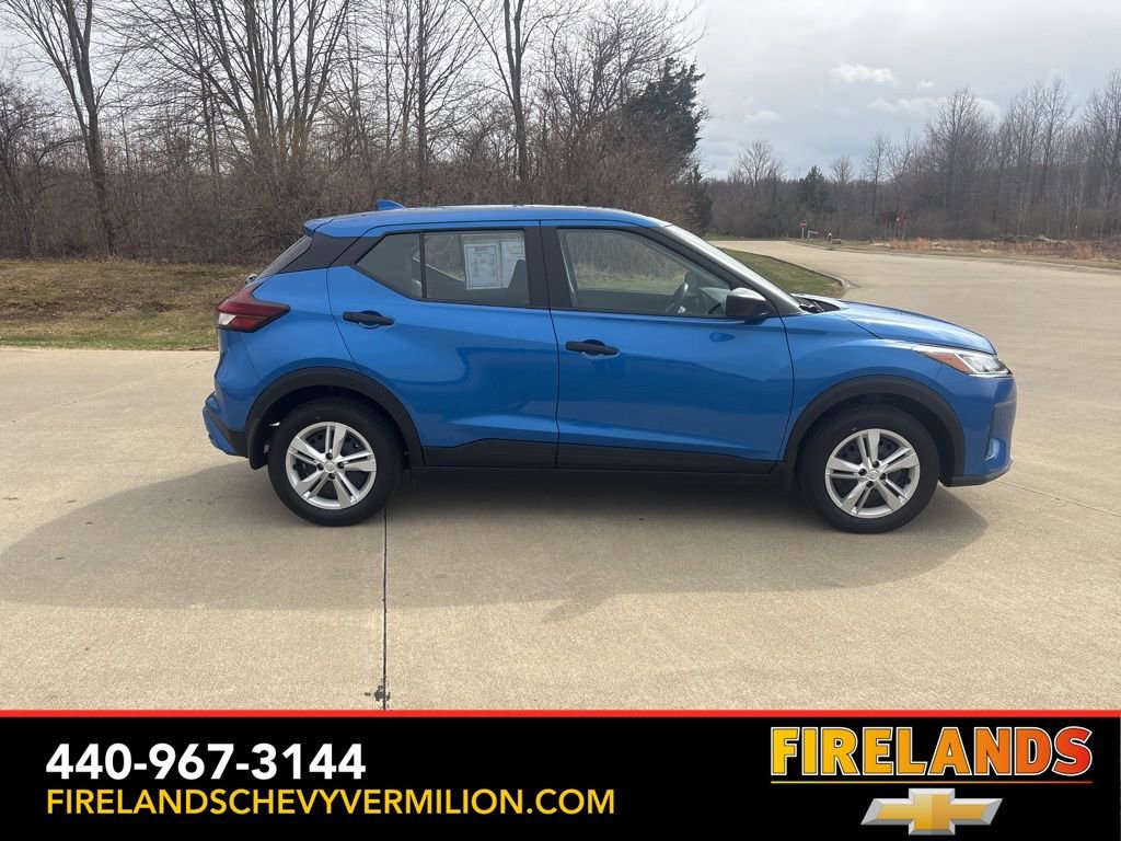 Used 2025 Nissan Kicks Play S image 11