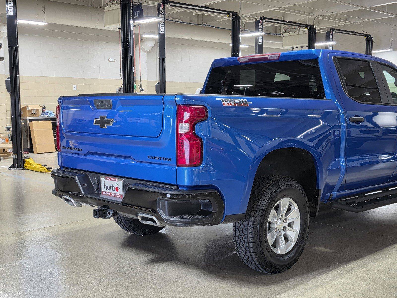 Used 2024 Chevrolet Silverado 1500 Custom Trail Boss w/ LPO, Dark Essentials Package AWD/4WD image 11