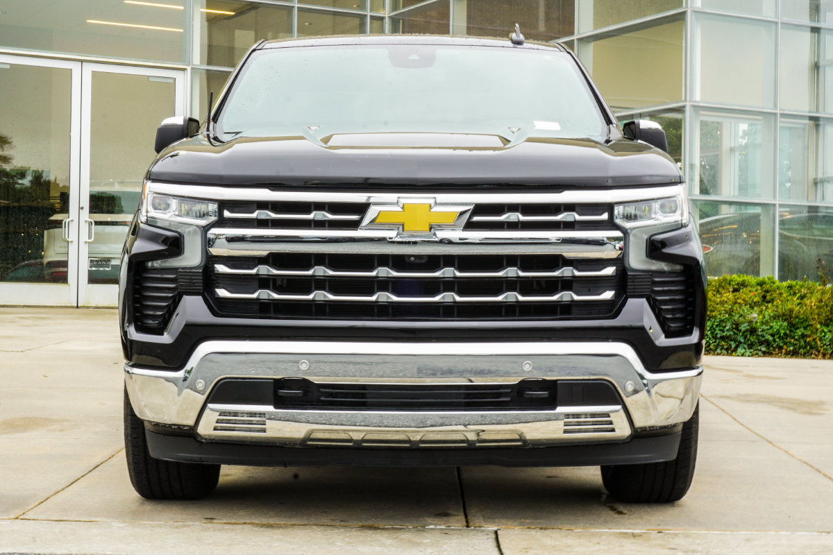 Used 2023 Chevrolet Silverado 1500 LTZ AWD/4WD image 8