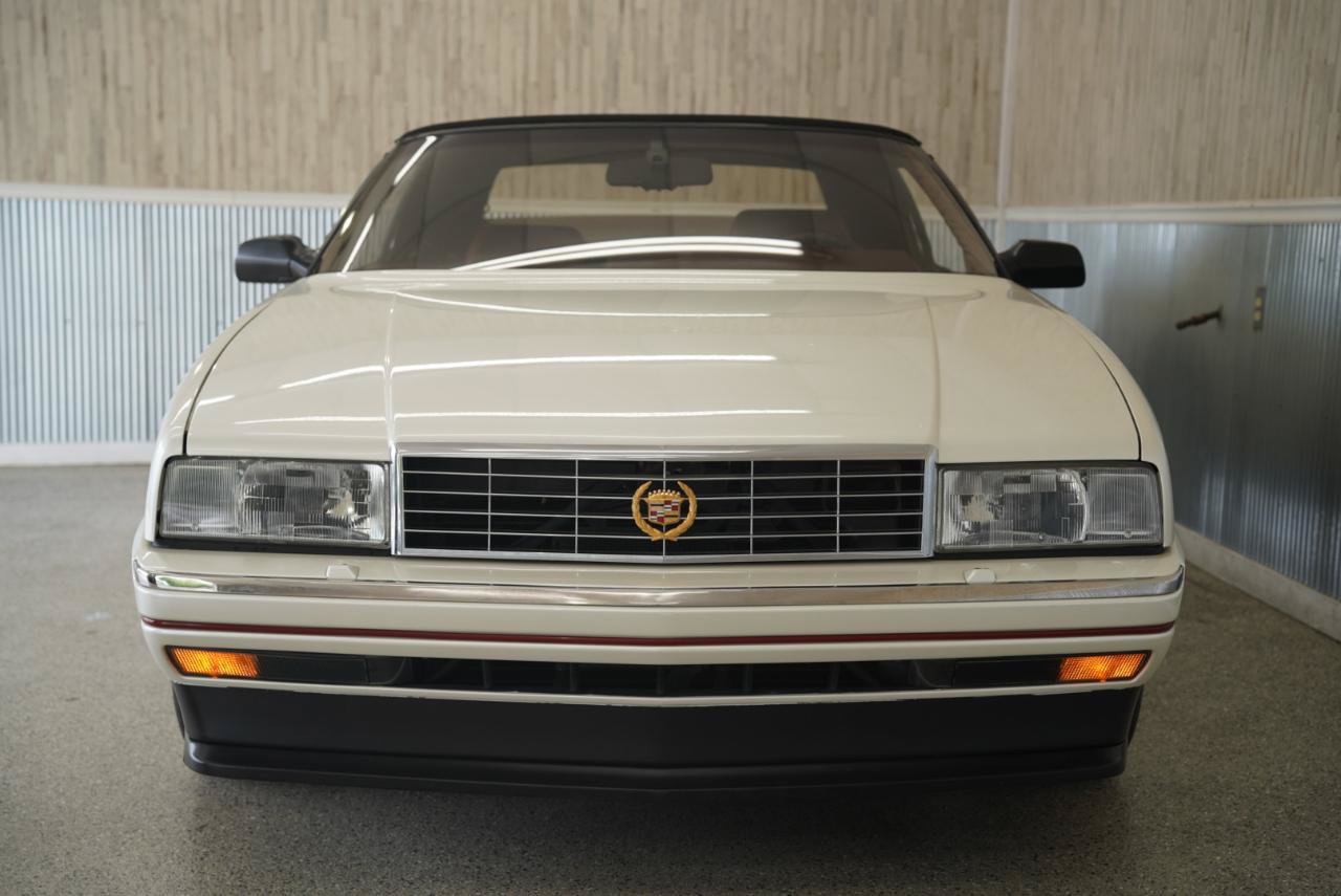 Used 1993 Cadillac Allante FWD image 3