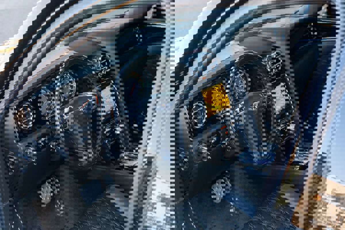 Used 2015 Bentley Flying Spur V8 image 64