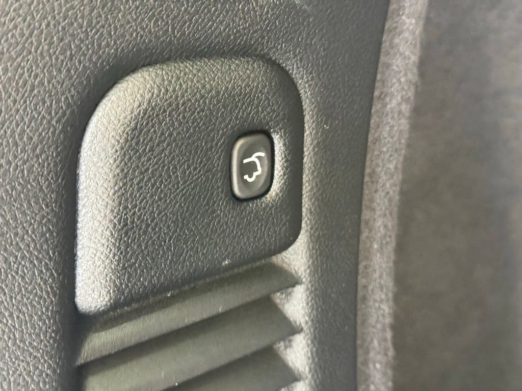 Used 2025 Dodge Durango GT AWD/4WD image 5