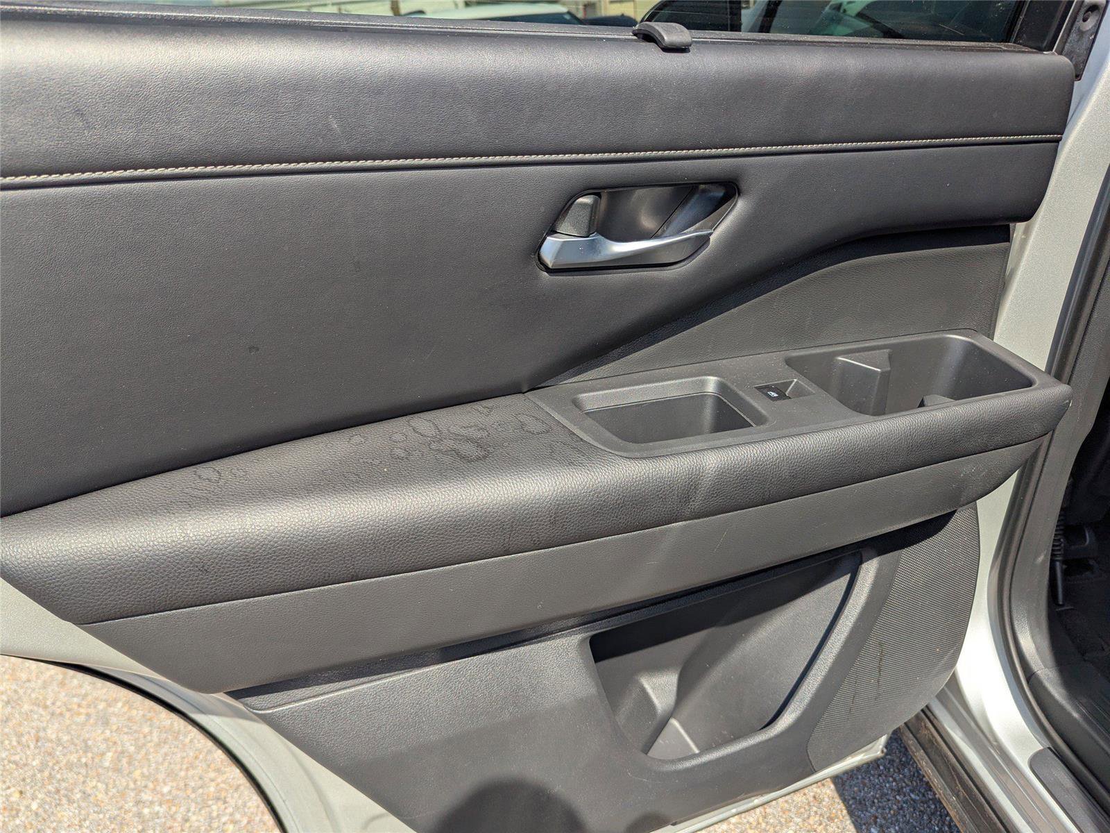 Used 2023 Nissan Pathfinder SL image 15