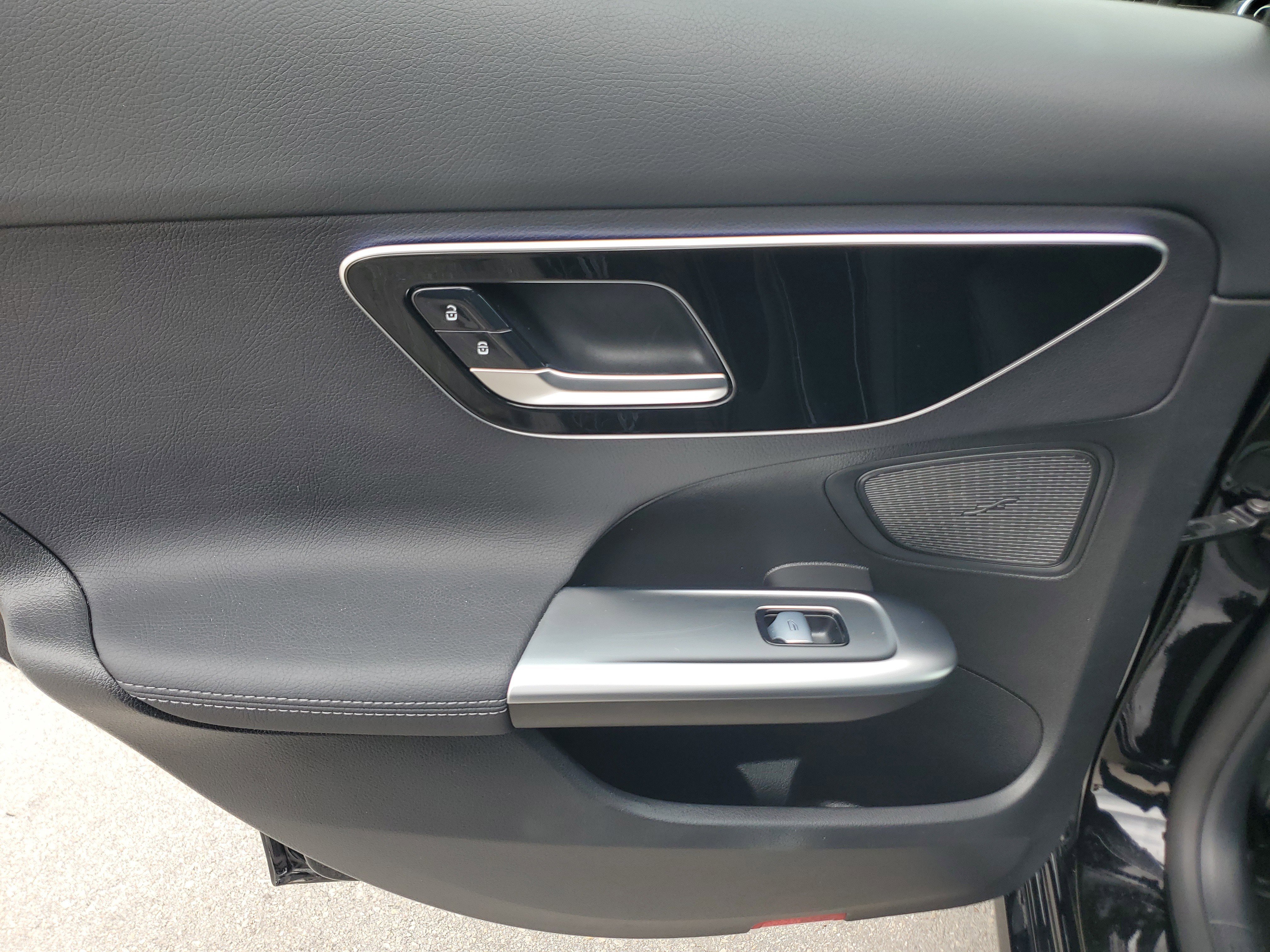 Used 2025 Mercedes-Benz C 300 Sedan image 30