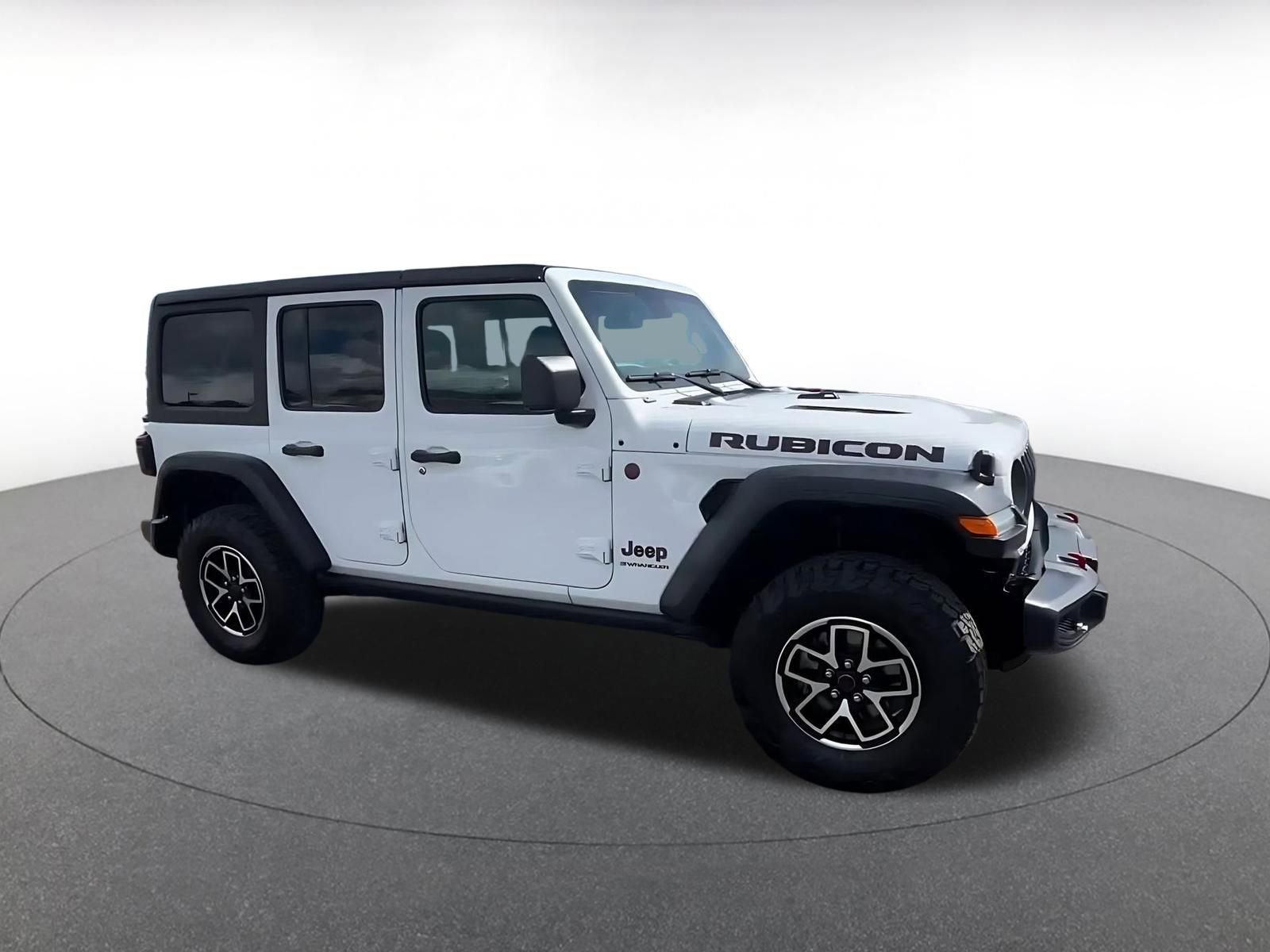 Used 2025 Jeep Wrangler Rubicon image 2